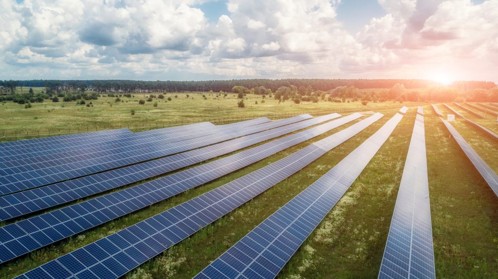 PARC SOLAIRE CITÉ OASIS Décembre 2023 Conception d’une centrale électrique hybride solaire photovoltaïque / système de stockage de l’énergie pour alimenter la Cité 